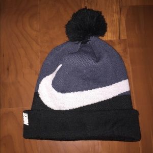 Black and grey Nike beanie perfect condition